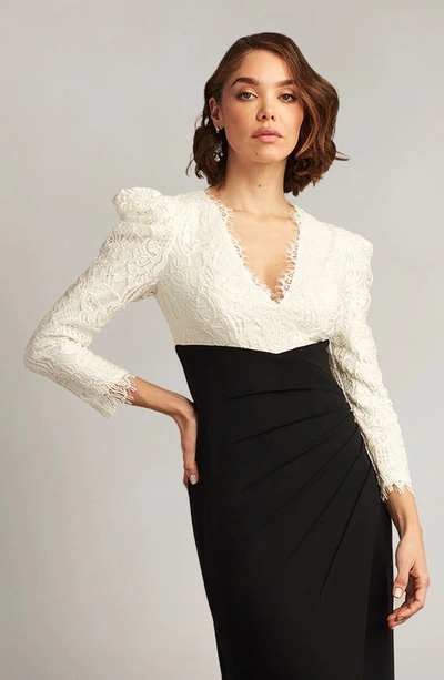 Tadashi Shoji Scallop Lace V-neck Long-sleeve Crepe Gown In Ivory/ Black