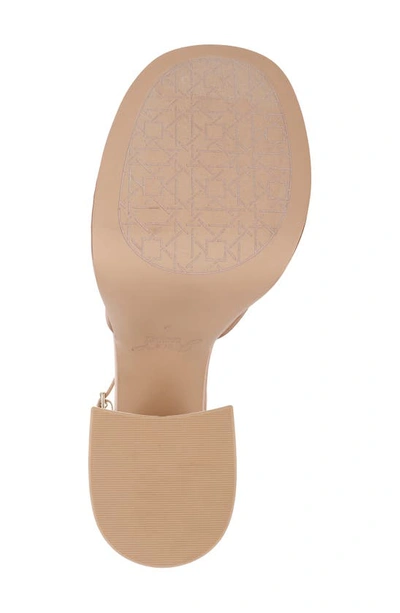 Jewel Badgley Mischka Giada Platform Pump In Almond Nude