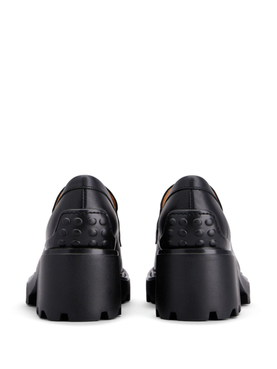 Tod's Semi-shiny Leather Heeled Loafers With Metal Chain Shoes In Black