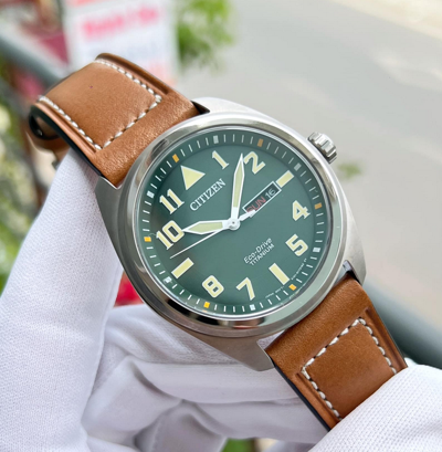 Pre-owned Citizen Super Titanium Sapphire Crystal Green Dial Eco-drive Watch Bm8560-02x