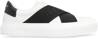 Shop Givenchy Sneakers In White/blac