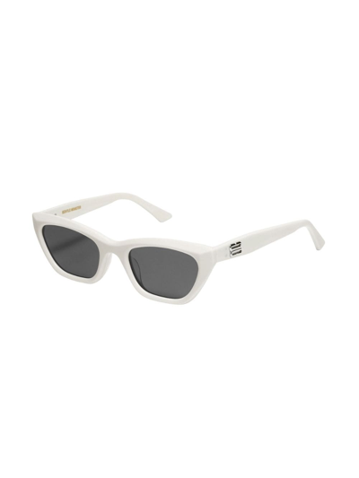 Shop Gentle Monster Oboe Cat-eye Frame Sunglasses In Weiss