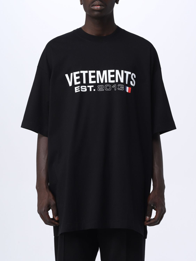 Shop Vetements T-shirt  Men Color Black
