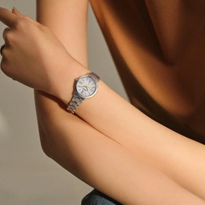 Pre-owned Seiko Lukia Ssvw205 Grow Elegant Silver Solar Radio Watch Women Box