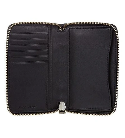 Shop Marc Jacobs Gotham City Grained Leather Wrist Wallet In Black