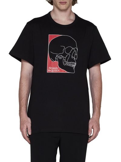 Shop Alexander Mcqueen T-shirt In Black Red