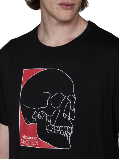 Shop Alexander Mcqueen T-shirt In Black Red