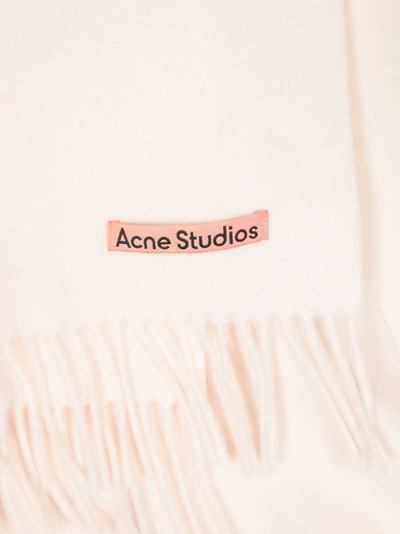 Acne Studios Logo-tag Frayed-edge Scarf In Pink