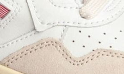 Autry Medalist Low Sneakers In White