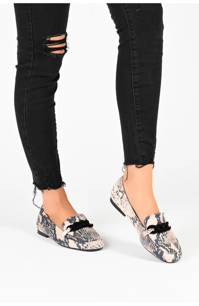 Journee Collection Cordell Rolo Link Loafer In Black