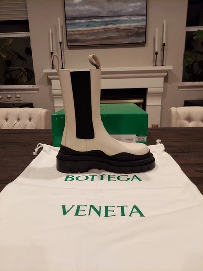 Shop Bottega Veneta Women Off-white Rubber-trimmed Leather Chelsea Boots/booties