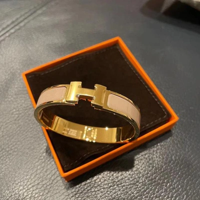 Pre-owned Hermes Women Marron Glacé Clic H Enamel Gold Plated Hardware Pm Bracelet