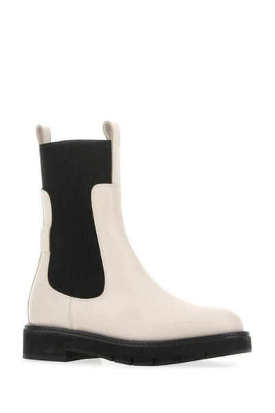 Shop Ferragamo Salvatore  Woman Ivory Leather Rook Ankle Boots In White