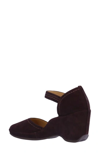 L'amour Des Pieds Orva Wedge Sandal In Chocolate