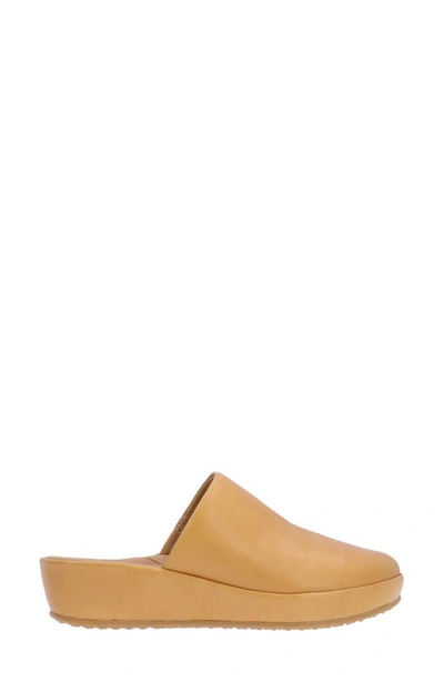L'amour Des Pieds Cady Platform Wedge Mule In Lioness