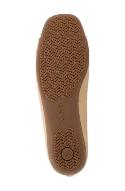 Trotters Sizzle Signature Flat In Beige