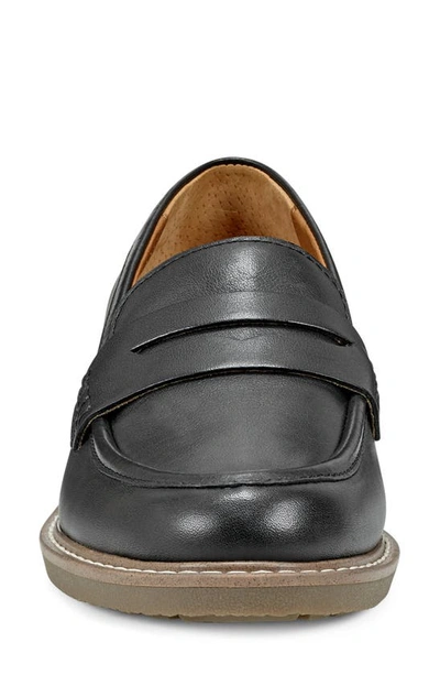 Earth Javas Penny Loafer In Black