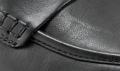 Earth Javas Penny Loafer In Black