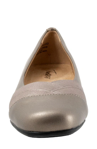 Trotters Stella Womens Faux Leather Slip-on Ballet Flats In Pewter