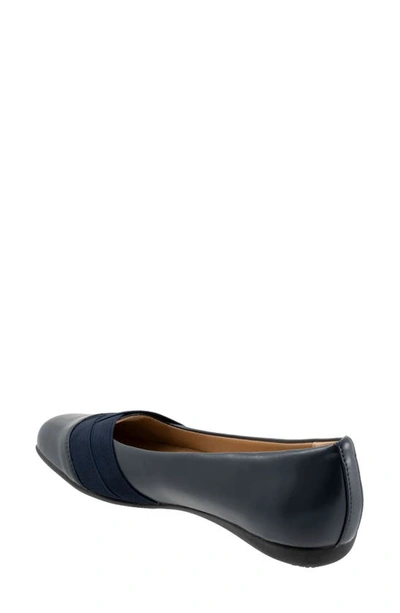 Trotters Stella Flat In Navy