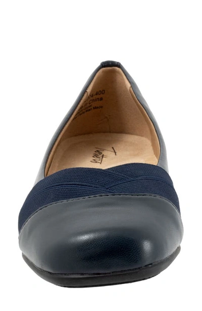 Trotters Stella Flat In Navy