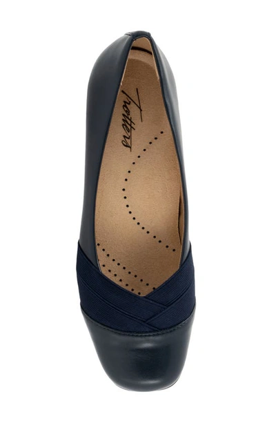 Trotters Stella Flat In Navy