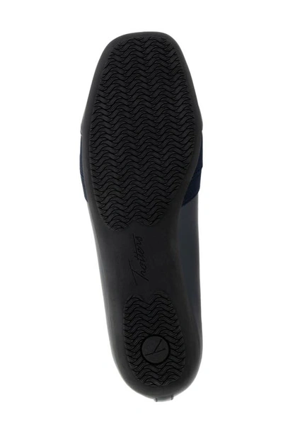 Trotters Stella Flat In Navy