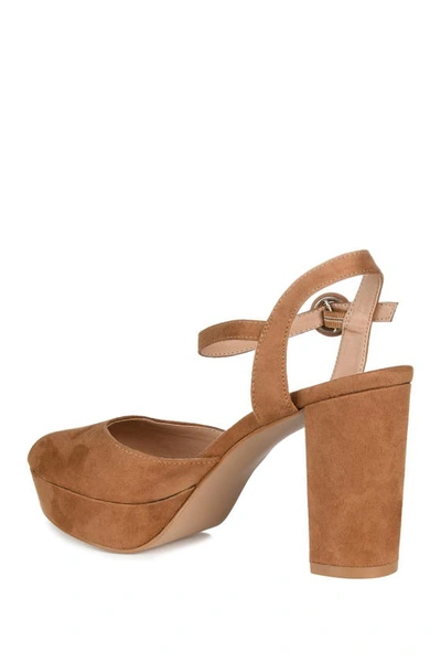 Journee Collection Womens Roslynn Almond Toe High Block Heel Pumps In Tan