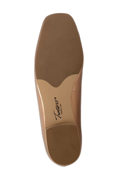 Trotters Honor Flat In Bronze