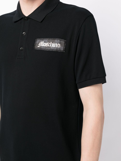Shop Moschino Gothic Logo-patch Polo Shirt In Schwarz