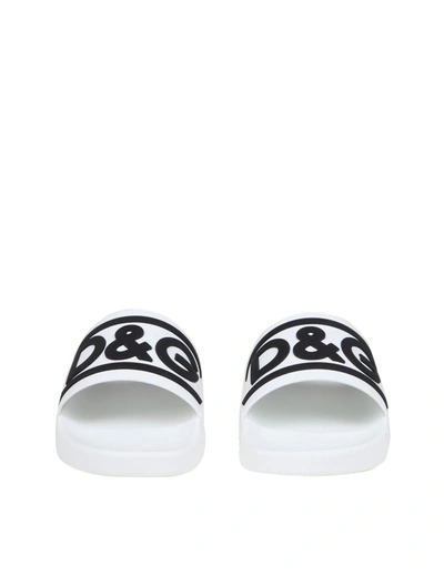 Shop Dolce & Gabbana Rubber Slipper In White/black