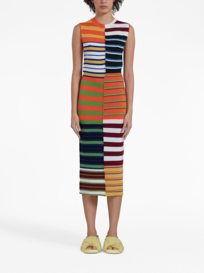 初剪羊毛条纹连衣裙