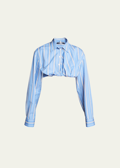 Shop Jacquemus La Chemise Bahia Courte Cropped Button-front Shirt In Blue Stripes