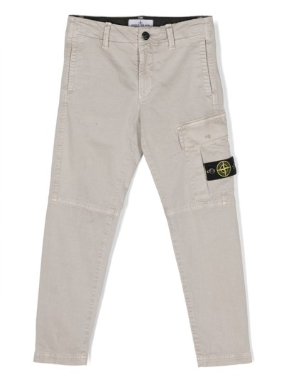 Stone Island Compass-patch Cargo Jeans In Grey