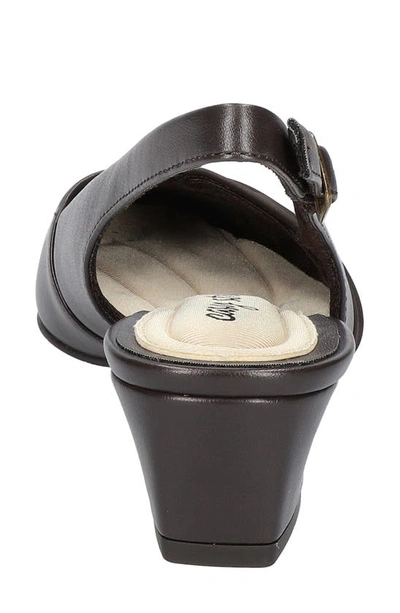 Easy Street Bates Slingback Pump In Brown