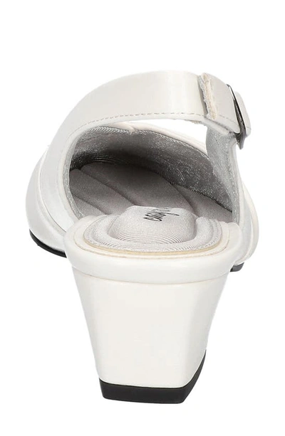 Easy Street Bates Slingback Pump In White
