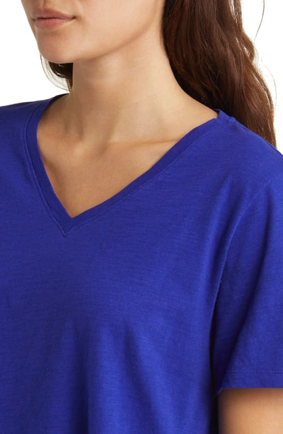 Shop Eileen Fisher Easy V-neck Slub T-shirt In Blue Violet