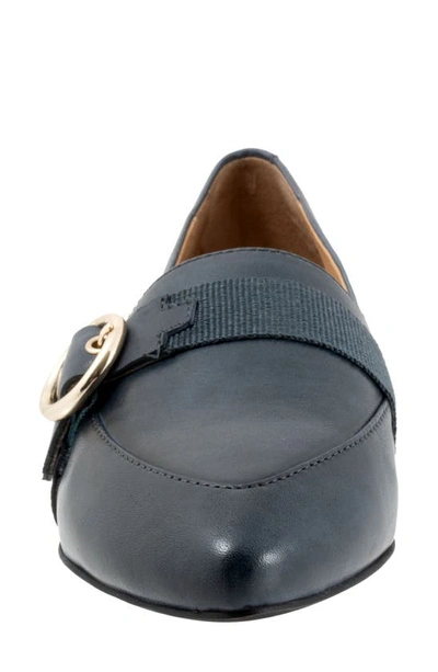 Trotters Emmett Pointed Toe Loafer Flat In Navy