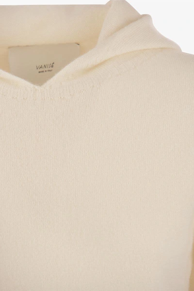 Shop Vanisé Marina - Cashmere Sweater With Hood In Cream
