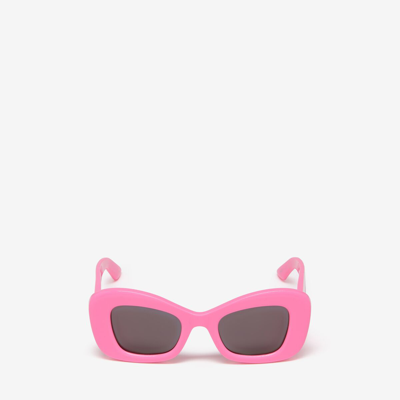 Shop Alexander Mcqueen Bold Cat-eye Sunglasses In Pink/smoke