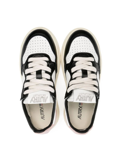 Shop Autry White, Pink And Black Medalist Low Sneakers In Nero
