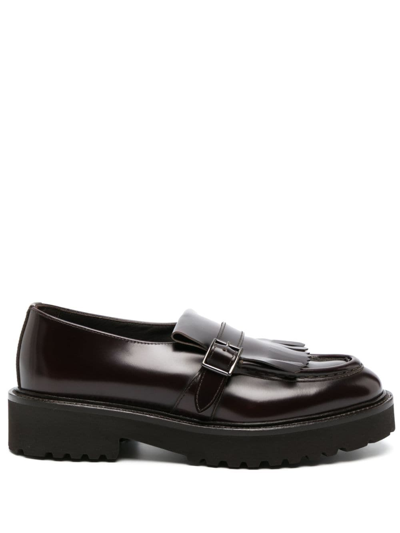 Shop Doucal's Fringe-detail Leather Loafers In Rot