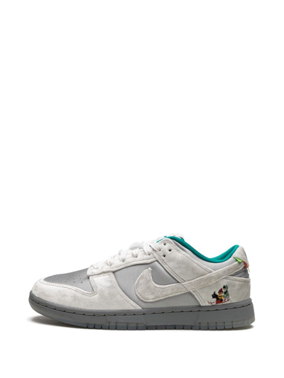 Shop Nike Dunk Low "ice" Sneakers In Grau