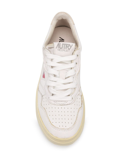 Shop Autry Medalist Low Wom Sneakers In White