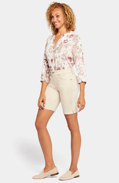 Nydj Ella Floral Print Side Slit Bermuda Shorts In Feather