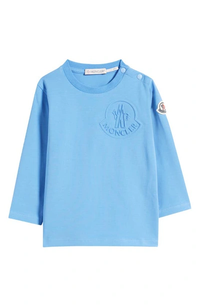 Shop Moncler Kids' Logo Embossed Stretch Cotton Jersey T-shirt In Blue