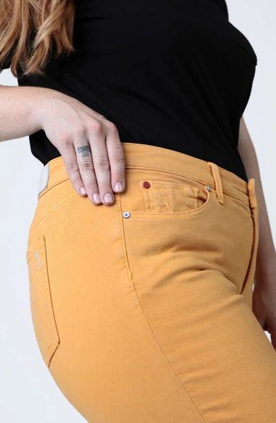 Slink Jeans Medium Rise Jeggings In Clementine