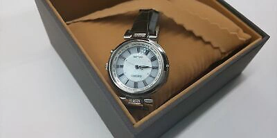 Pre-owned Seiko Watch Swcw109 Women&39;s Wristwatch, Exeline, Diamond Case, Solar Radio,