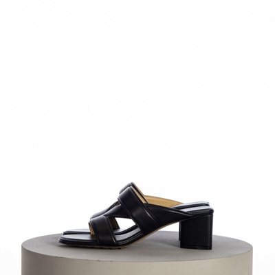 Pre-owned Bottega Veneta 840$ 'the Band' Strap Mule Sandal, Black Leather, Padded