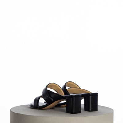 Pre-owned Bottega Veneta 840$ 'the Band' Strap Mule Sandal, Black Leather, Padded